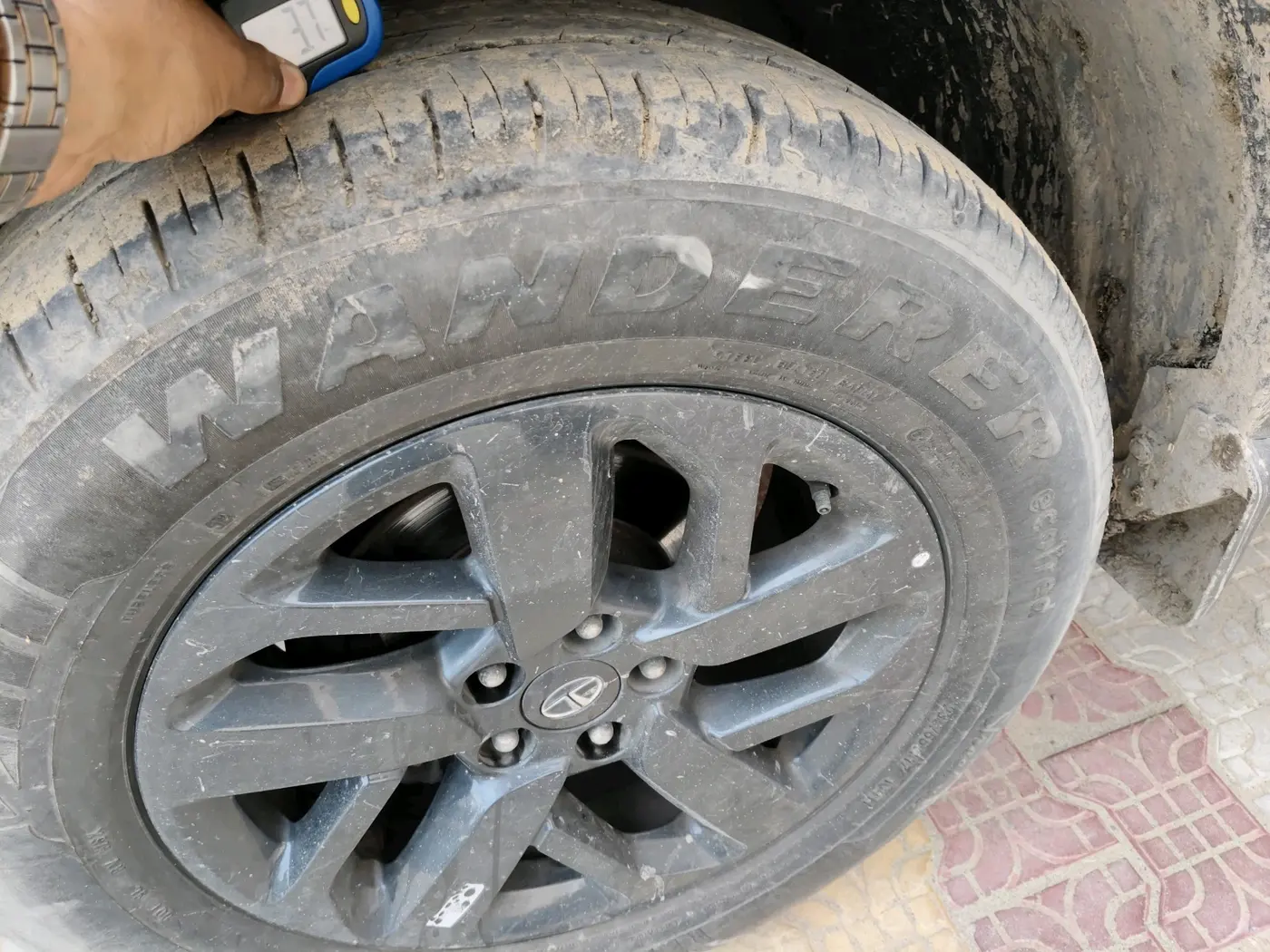 2023 Tata Harrier XTA PLUS 2.0L KRYOTEC DARK EDITION, Diesel, Automatic, 36,365 km, tyre