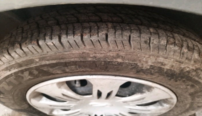 2012 Mahindra Verito 1.4 G4, Petrol, Manual, 26,347 km, tyre