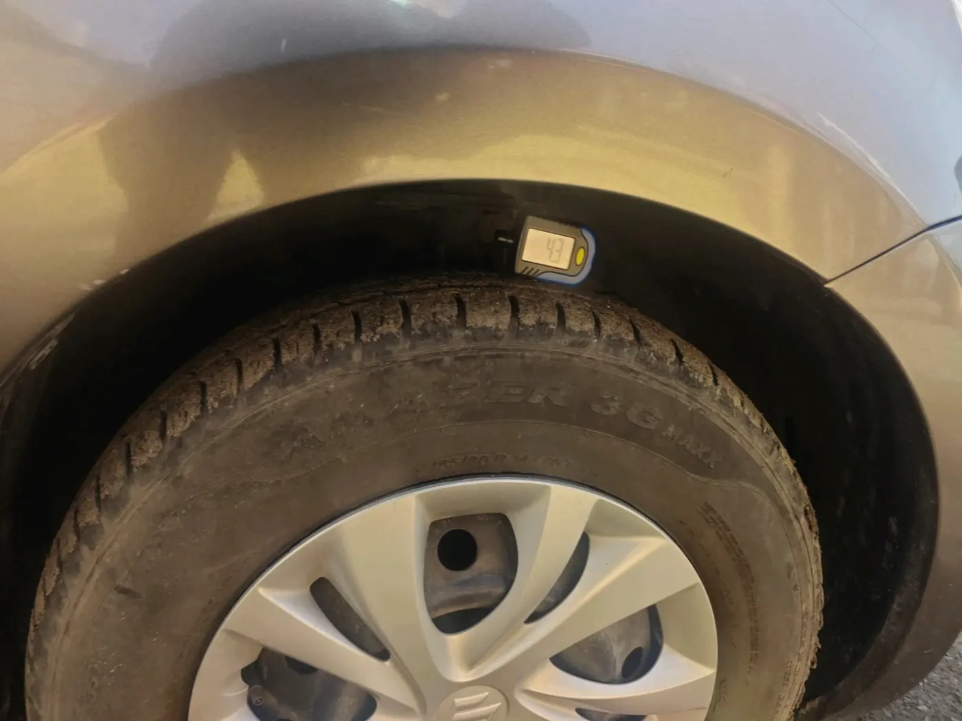2022 Maruti Swift VXI, Petrol, Manual, 13,923 km, tyre