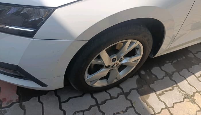 2022 Skoda Octavia STYLE 2.0, Petrol, Automatic, 38,859 km, tyre