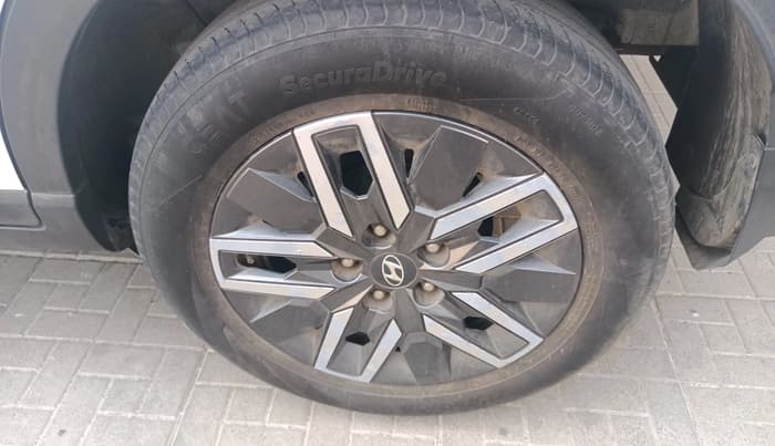 2021 Hyundai VENUE SX 1.5 CRDI, Diesel, Manual, 54,409 km, tyre