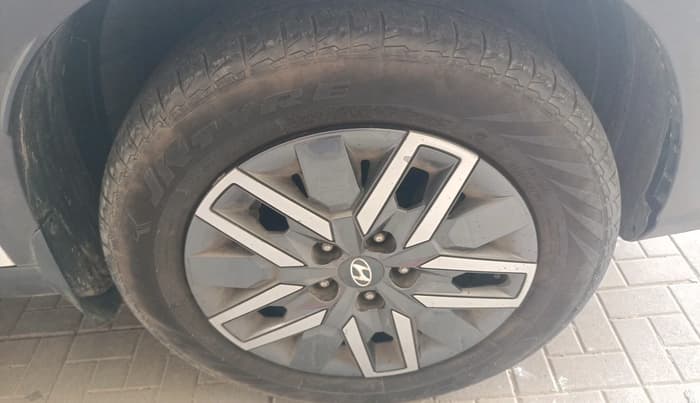 2021 Hyundai VENUE SX 1.5 CRDI, Diesel, Manual, 54,409 km, tyre