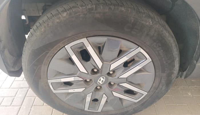 2021 Hyundai VENUE SX 1.5 CRDI, Diesel, Manual, 54,409 km, tyre