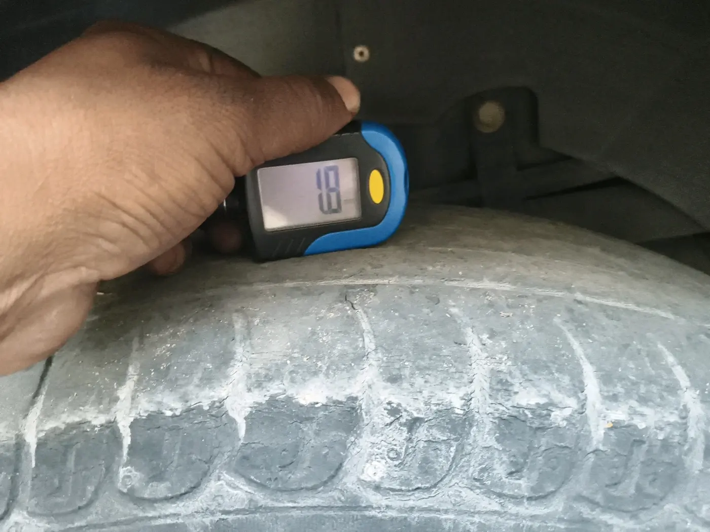 2018 Mahindra XUV500 W9 AT, Diesel, Automatic, 74,170 km, tyre