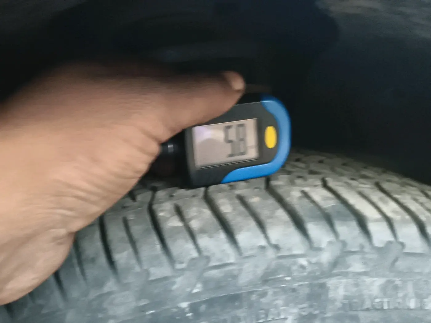 2018 Mahindra XUV500 W9 AT, Diesel, Automatic, 74,170 km, tyre