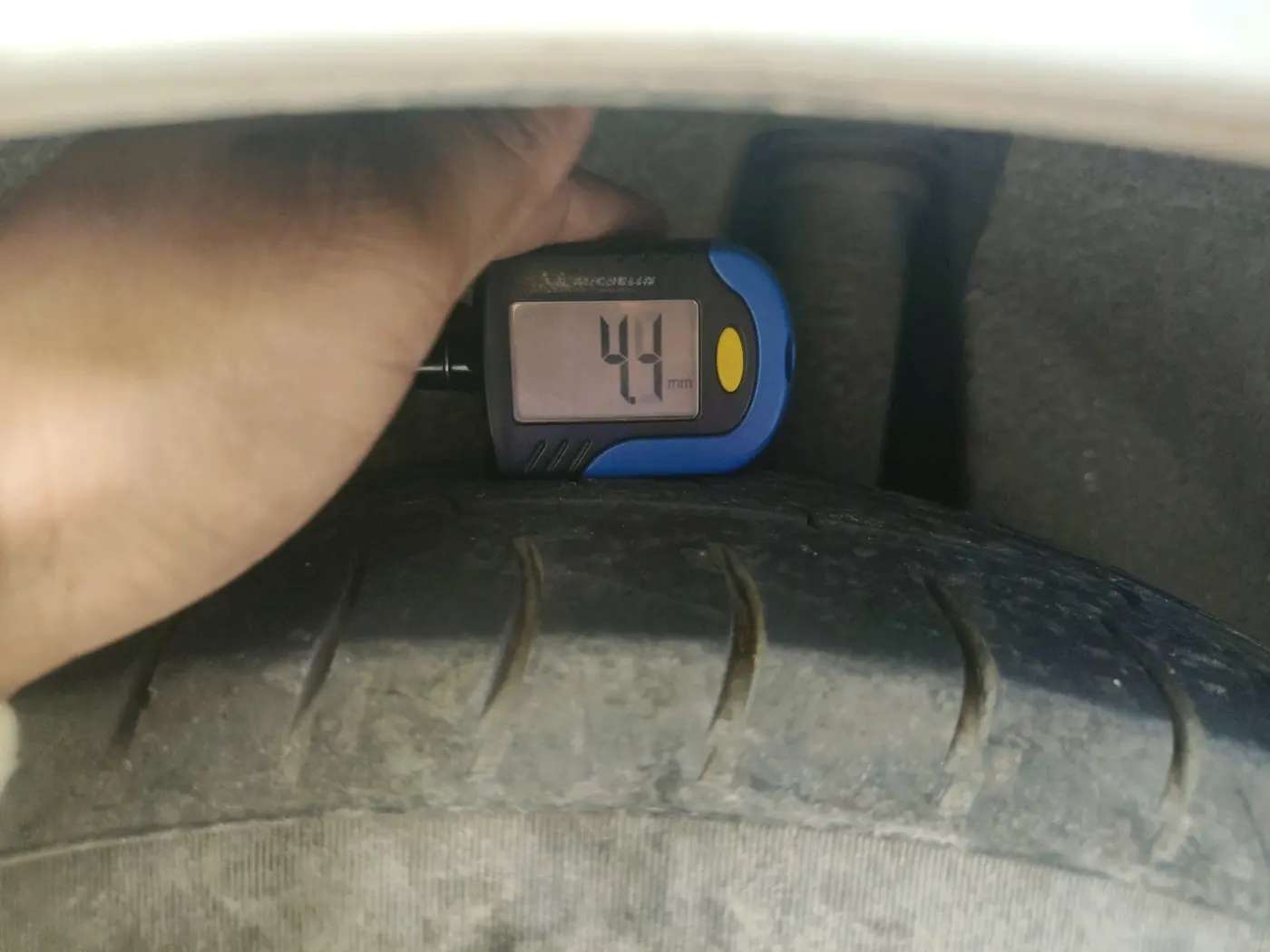 2018 Maruti Dzire LXI, CNG, Manual, 1,82,401 km, tyre