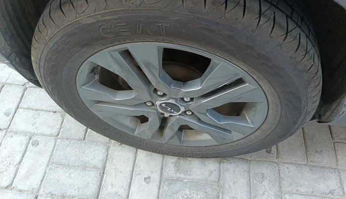 2022 KIA SELTOS HTX 1.5 DIESEL AT, Diesel, Automatic, 1,03,922 km, tyre