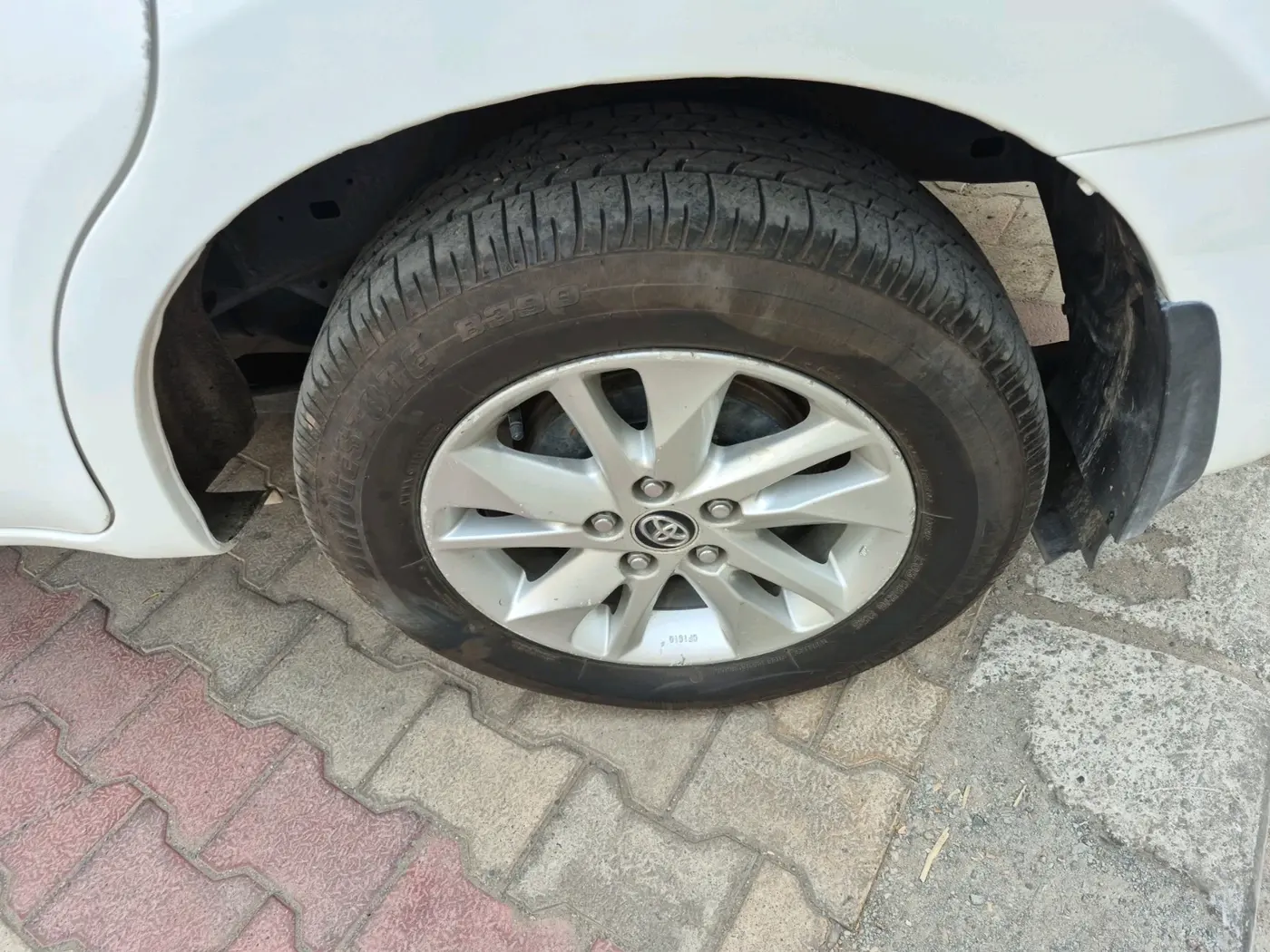 2016 Toyota Innova Crysta 2.8 GX AT 7 STR, Diesel, Automatic, 1,04,631 km, tyre