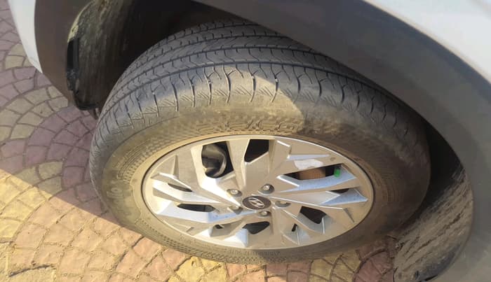 2021 Hyundai Creta SX EXECUTIVE 1.5 PETROL, Petrol, Manual, 68,063 km, tyre