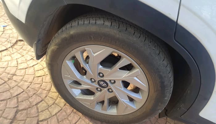2021 Hyundai Creta SX EXECUTIVE 1.5 PETROL, Petrol, Manual, 68,063 km, tyre