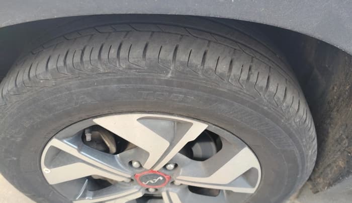 2022 KIA SONET HTX ANNIVERSARY EDITION 1.5, Diesel, Manual, 90,859 km, tyre
