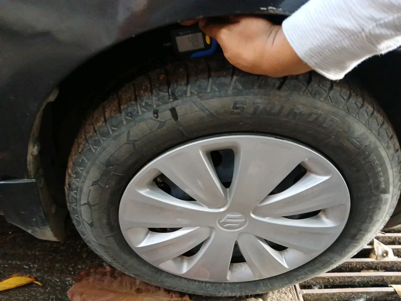 2012 Maruti Ertiga VDI, Diesel, Manual, 2,87,036 km, tyre