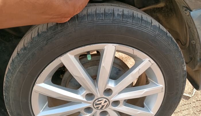 2018 Volkswagen Vento HIGHLINE PLUS 1.5 AT 16 ALLOY, Diesel, Automatic, 71,822 km, tyre