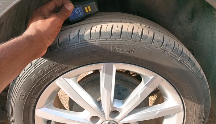 2018 Volkswagen Vento HIGHLINE PLUS 1.5 AT 16 ALLOY, Diesel, Automatic, 71,822 km, tyre