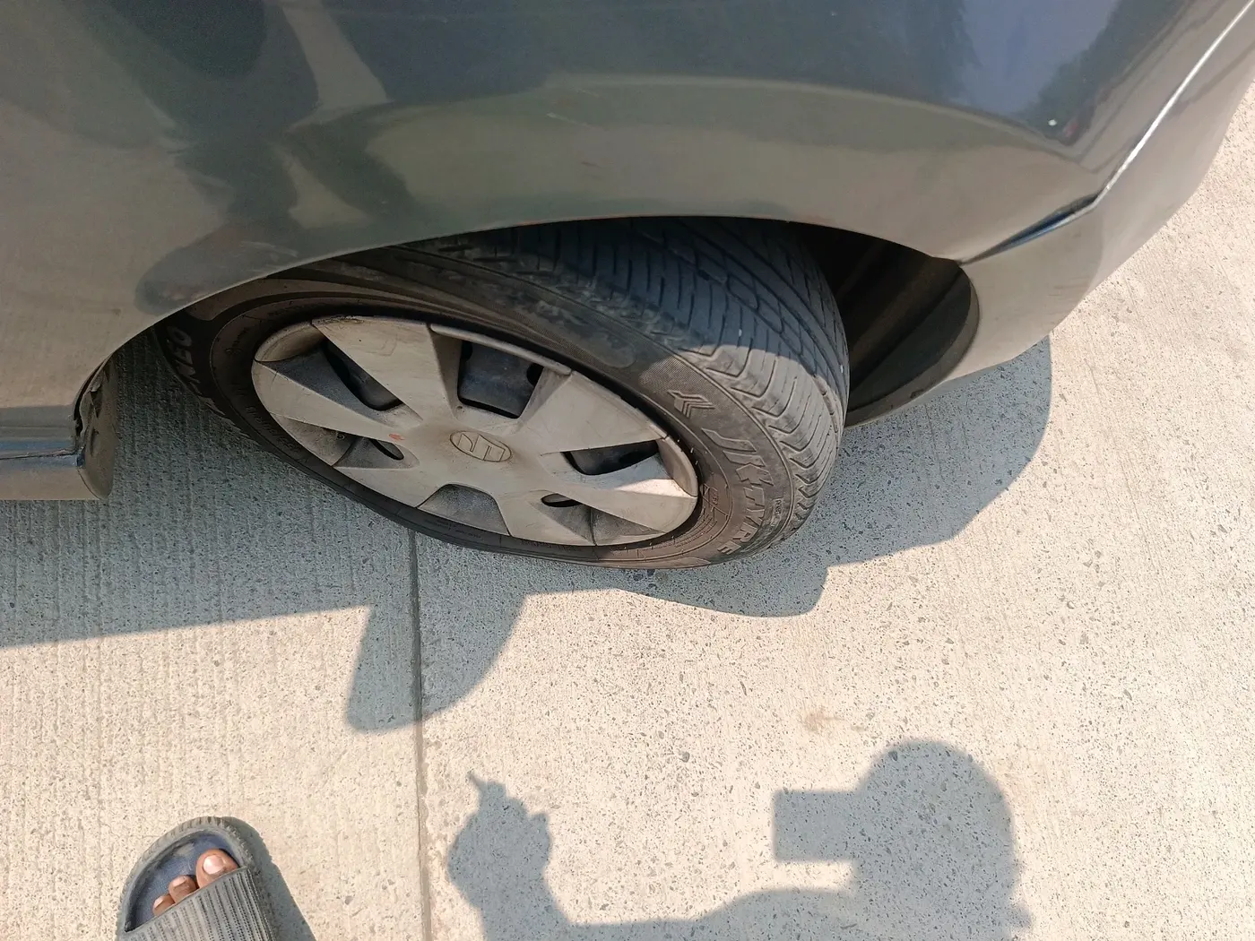 2011 Maruti A Star VXI (ABS) AT, Petrol, Automatic, 86,325 km, tyre