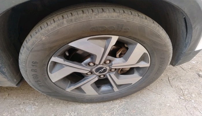 2022 KIA SONET HTX 1.5, Diesel, Manual, 1,18,810 km, tyre