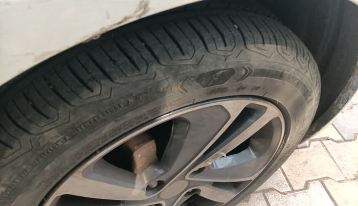 2021 Tata ALTROZ XZ PETROL, Petrol, Manual, 23,392 km, tyre