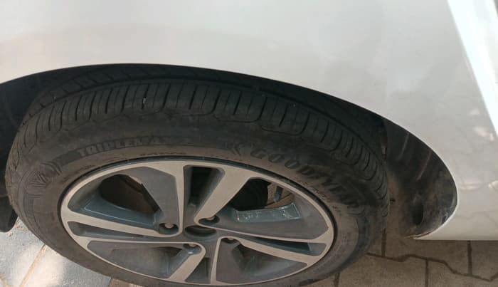 2021 Tata ALTROZ XZ PETROL, Petrol, Manual, 23,392 km, tyre