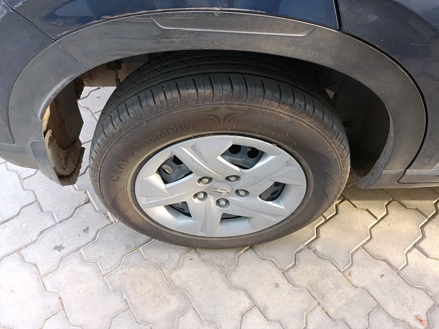 2019 Hyundai VENUE S 1.4 CRDI, Diesel, Manual, 1,12,920 km, tyre