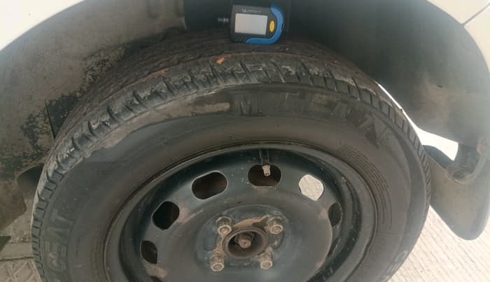 2012 Ford Figo EXI 1.2 PETROL, Petrol, Manual, 1,12,419 km, tyre