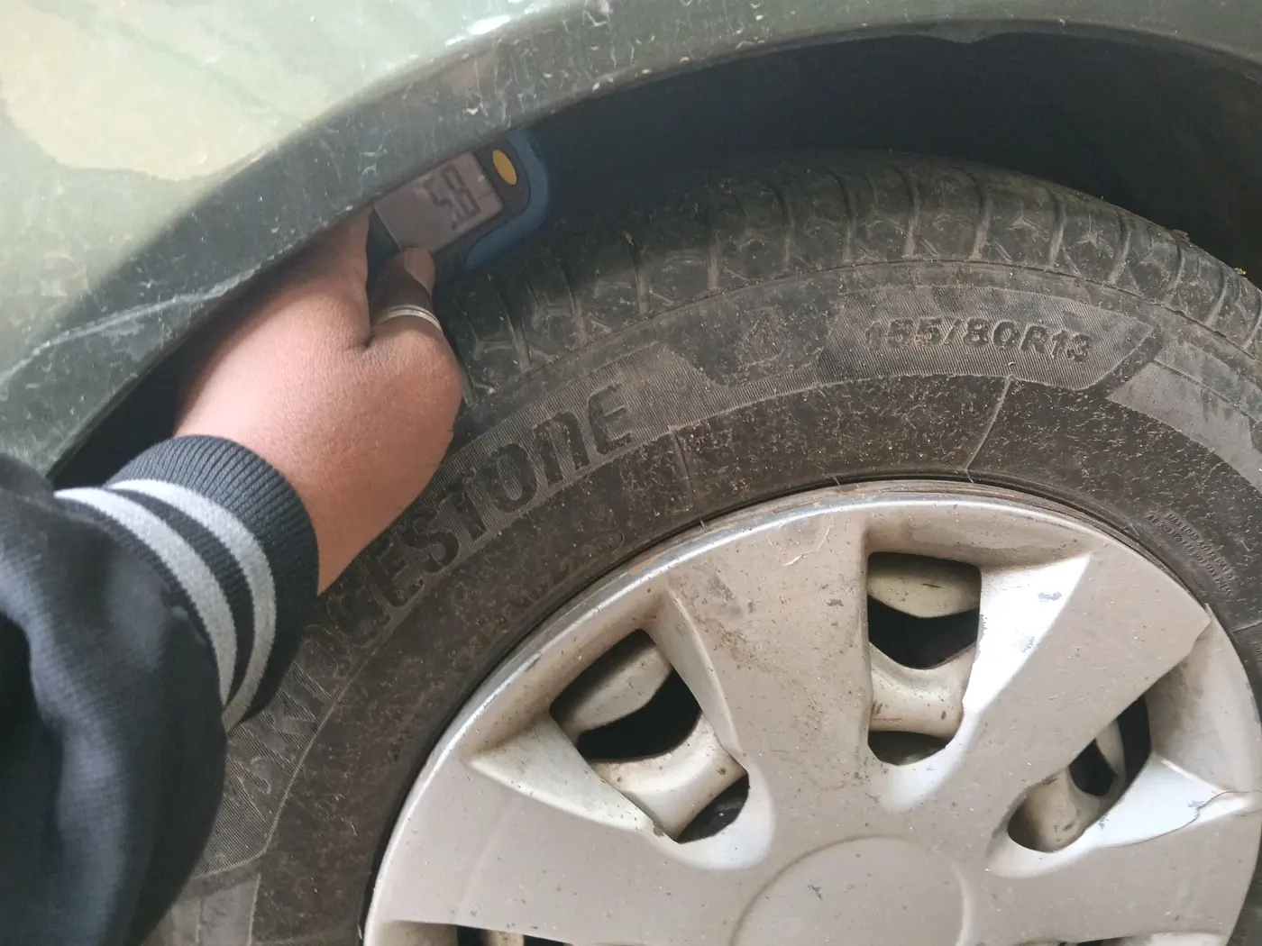 1998 Maruti Esteem AX, Petrol, Automatic, 43,013 km, tyre