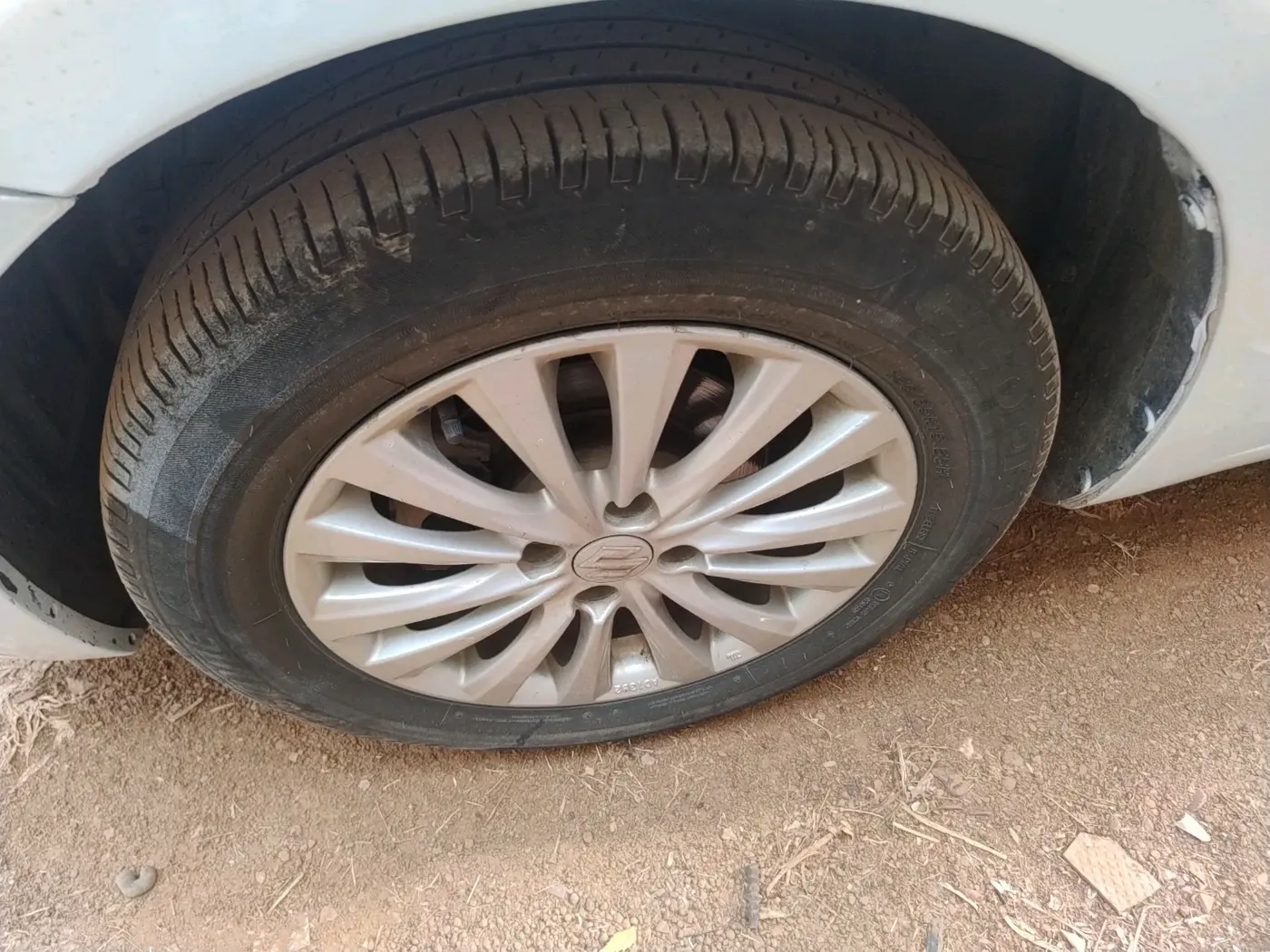 2014 Maruti Ciaz VXI+AT, Petrol, Automatic, 1,71,385 km, tyre