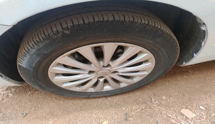 2014 Maruti Ciaz VXI+AT, Petrol, Automatic, 1,71,385 km, tyre
