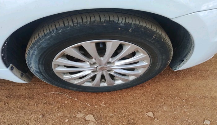 2014 Maruti Ciaz VXI+AT, Petrol, Automatic, 1,71,385 km, tyre