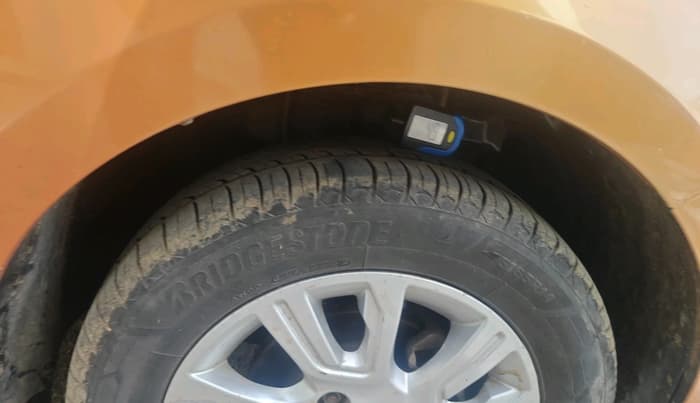 2017 Tata Tiago XZ PETROL, Petrol, Manual, 98,676 km, tyre