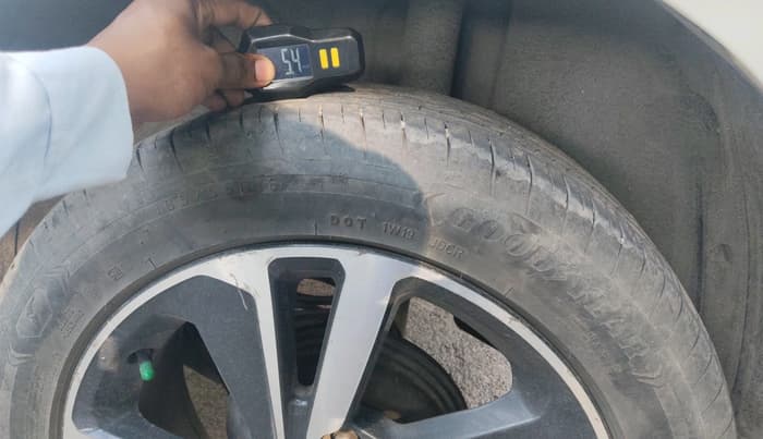 2022 Tata ALTROZ XZ PETROL, Petrol, Manual, 43,346 km, tyre