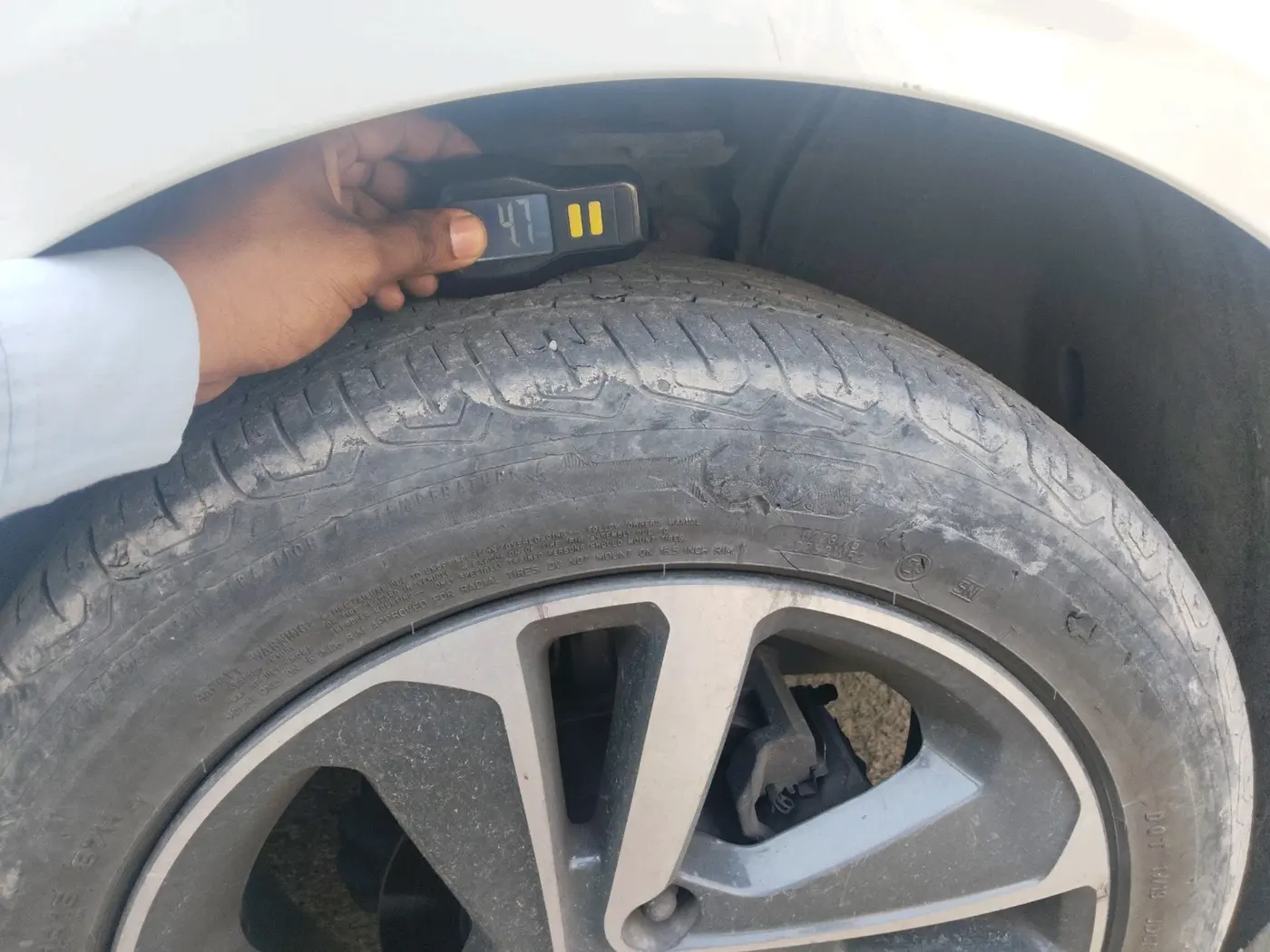 2022 Tata ALTROZ XZ PETROL, Petrol, Manual, 43,346 km, tyre