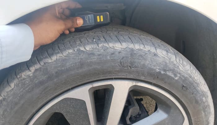 2022 Tata ALTROZ XZ PETROL, Petrol, Manual, 43,346 km, tyre
