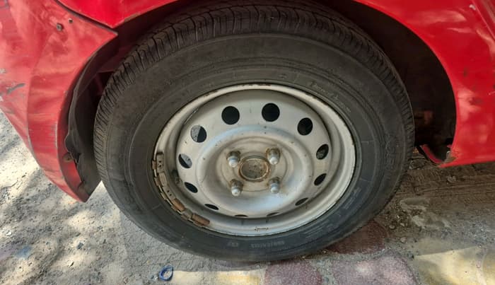 2011 Hyundai i10 ERA 1.1, CNG, Manual, 93,039 km, tyre