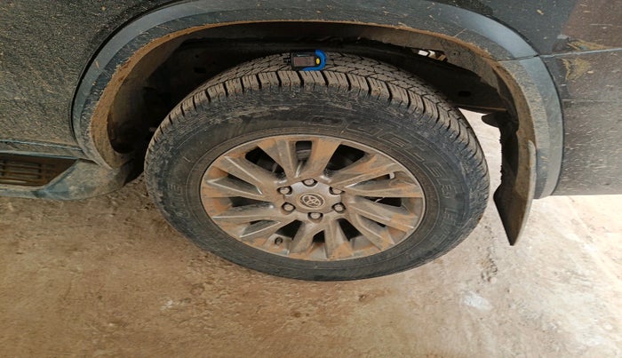 2025 Toyota Fortuner 4X4 MT 2.8 DIESEL, Diesel, Manual, 45,087 km, tyre
