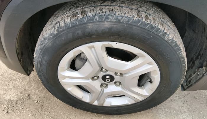 2021 KIA SONET HTX 1.0 IMT, Petrol, Manual, 23,972 km, tyre