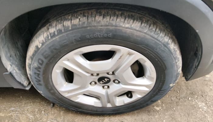2021 KIA SONET HTX 1.0 IMT, Petrol, Manual, 23,972 km, tyre