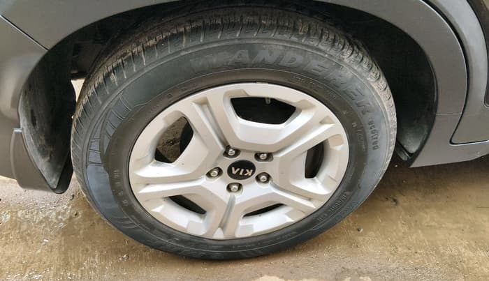 2021 KIA SONET HTX 1.0 IMT, Petrol, Manual, 23,972 km, tyre