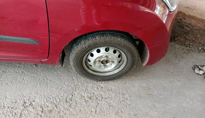 2014 Hyundai Eon D-LITE+, Petrol, Manual, 60,179 km, tyre