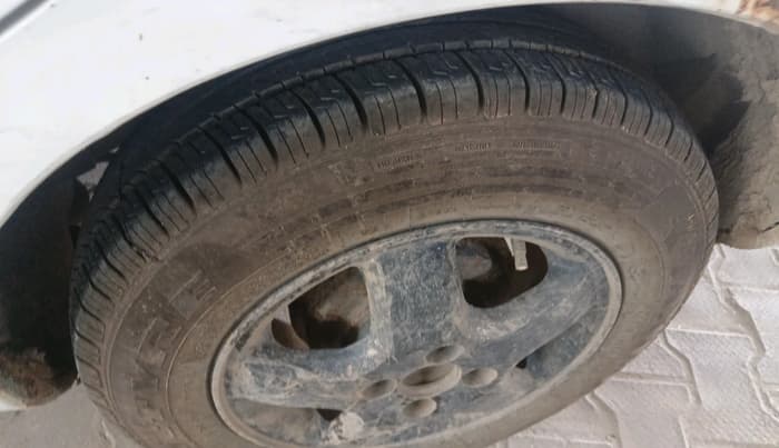 2011 Maruti Ritz VDI, Diesel, Manual, 2,30,151 km, tyre