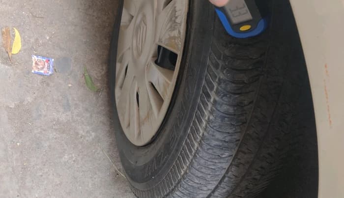 2012 Maruti Swift VXI, Petrol, Manual, 40,749 km, tyre
