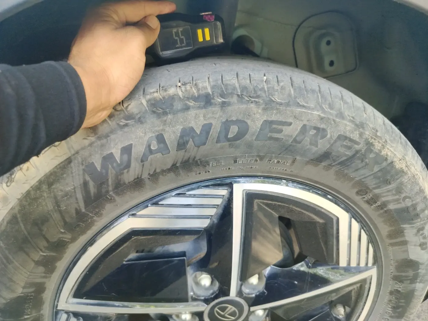 2024 Tata NEXON  Fearless Plus PS 1.2 iCNG, CNG, Manual, 23,368 km, tyre