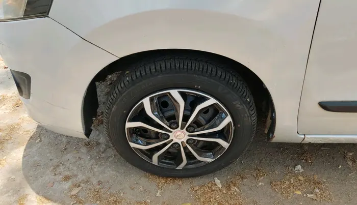 2010 Maruti Wagon R 1.0 VXI, Petrol, Manual, 1,80,259 km, tyre