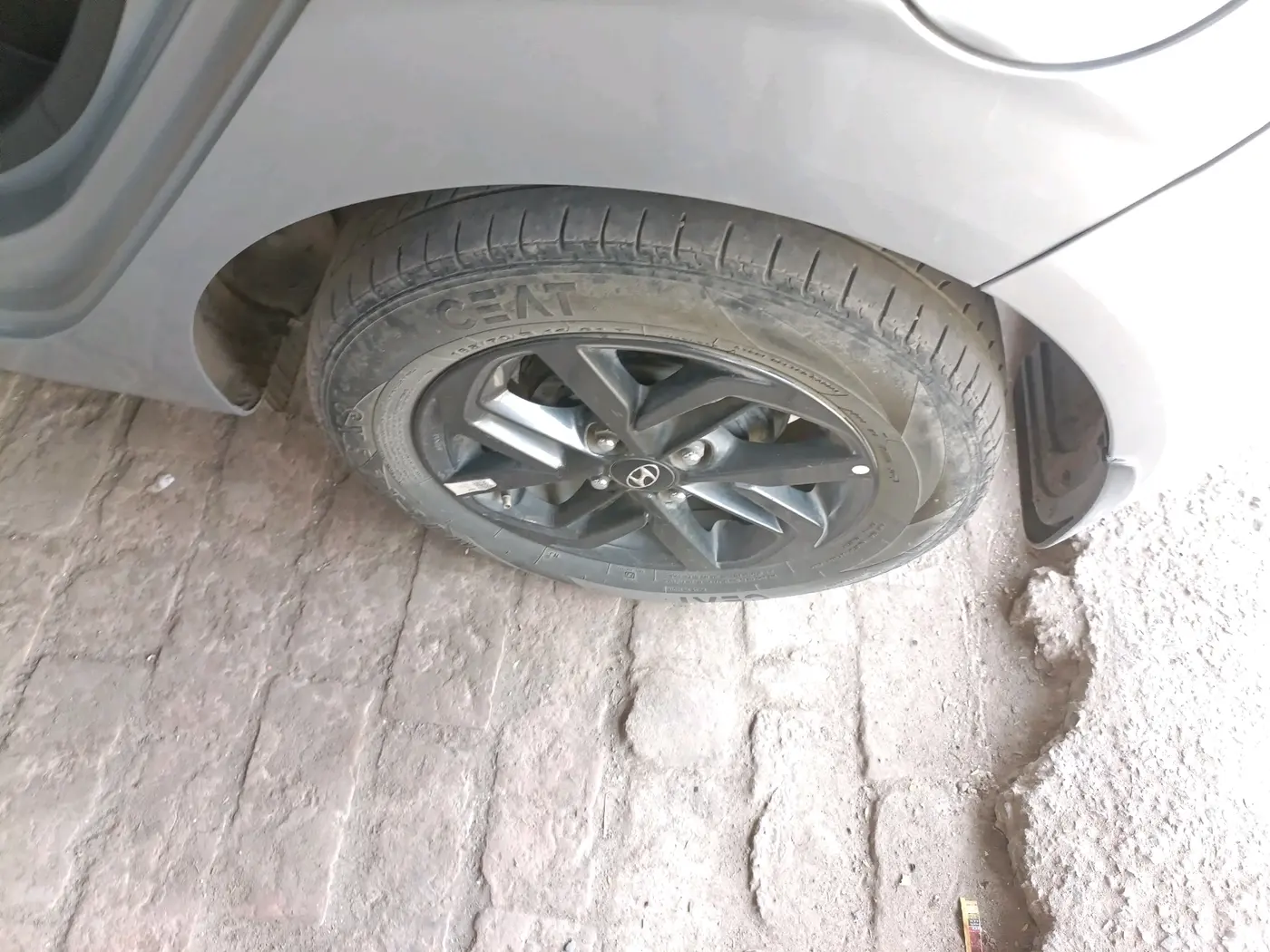 2021 Hyundai GRAND I10 NIOS SPORTZ 1.2 KAPPA VTVT CNG, CNG, Manual, 72,400 km, tyre