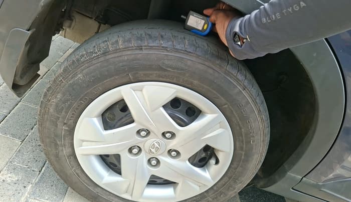 2021 Hyundai VENUE S+ 1.2, Petrol, Manual, 27,454 km, tyre