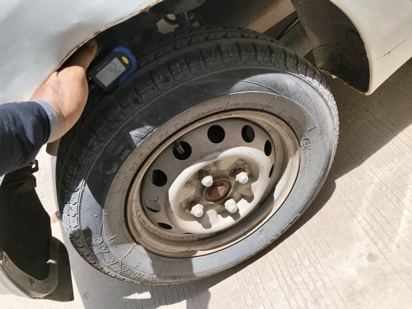 2014 Hyundai Eon D-LITE, Petrol, Manual, 82,772 km, tyre