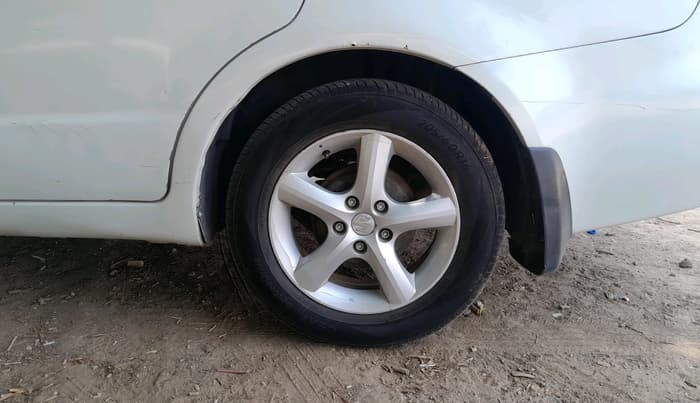 2011 Maruti SX4 VXI CNG, Petrol, Manual, 1,69,998 km, tyre