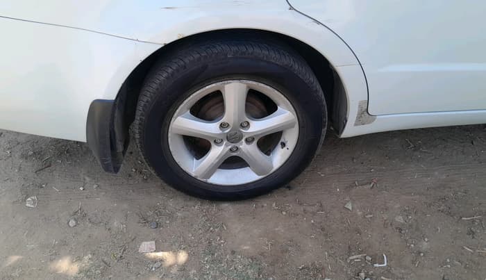 2011 Maruti SX4 VXI CNG, Petrol, Manual, 1,69,998 km, tyre