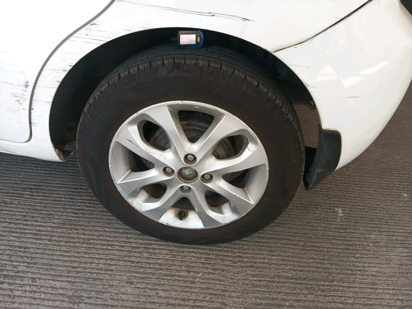 2013 Nissan Micra Active XV, Petrol, Manual, 61,141 km, tyre