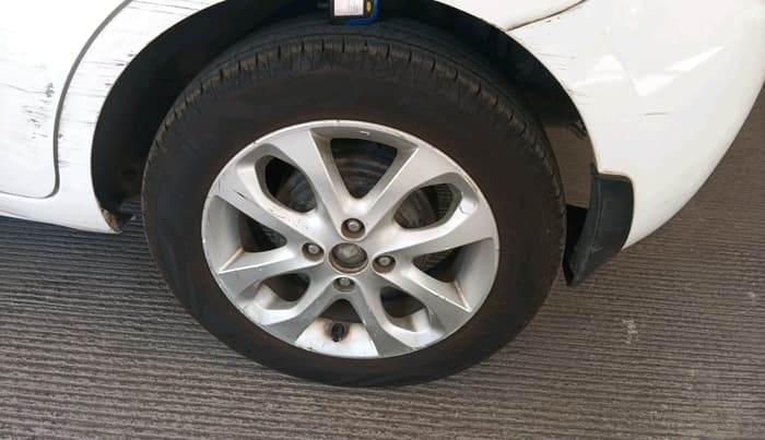 2013 Nissan Micra Active XV, Petrol, Manual, 61,141 km, tyre