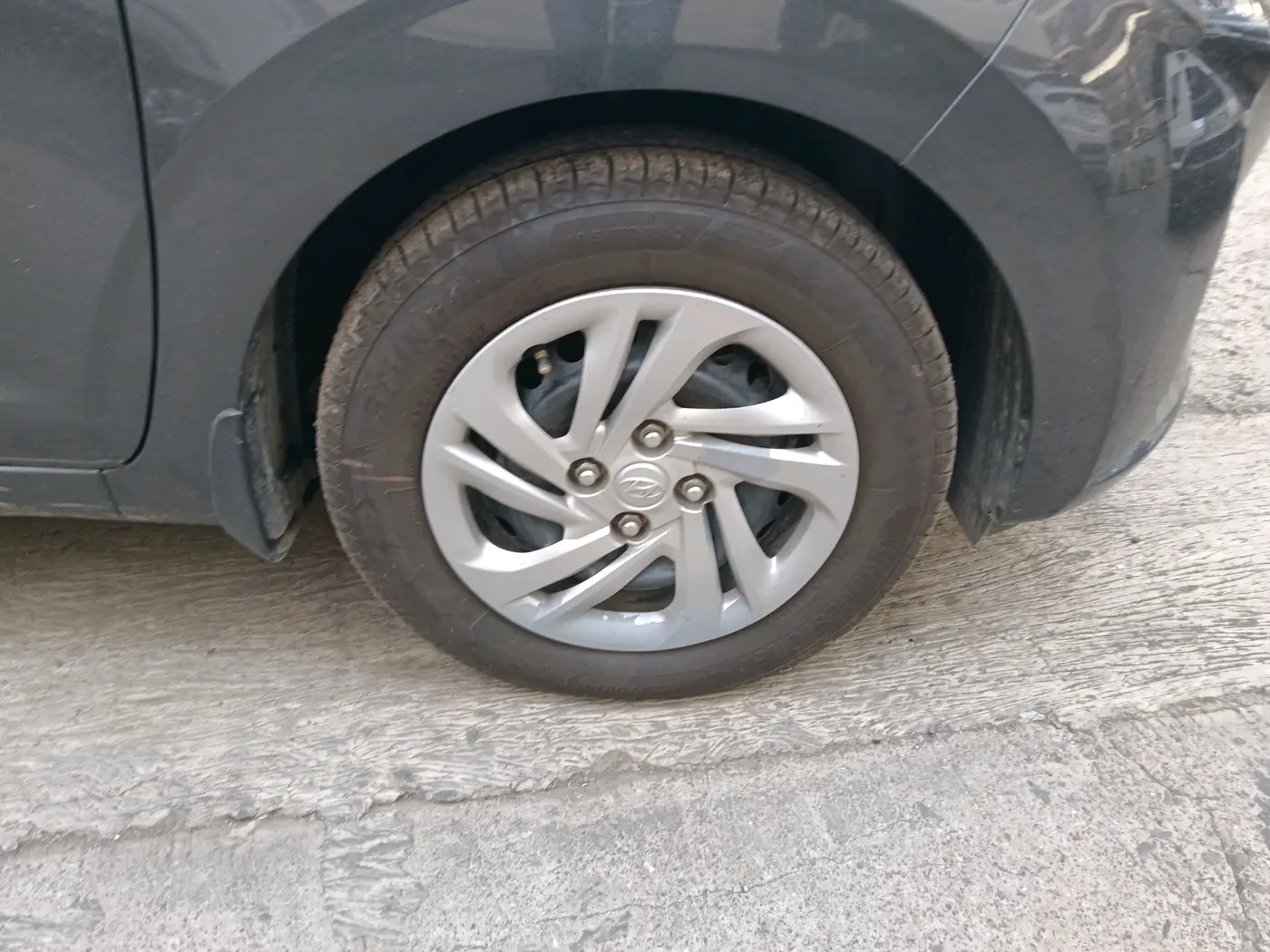 2022 Hyundai AURA S 1.2 CNG, CNG, Manual, 73,277 km, tyre